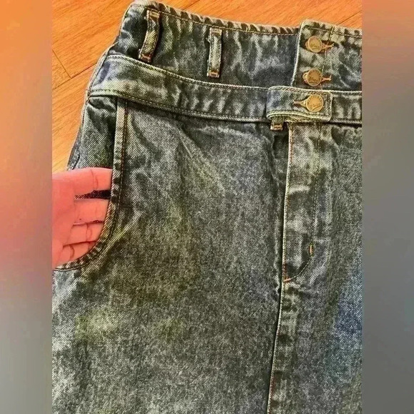 80s Vintage Weathered Blues Acid Washed Jean Skirt Hi Waisted Women’s Size 9/10 - Picture 2 of 6
